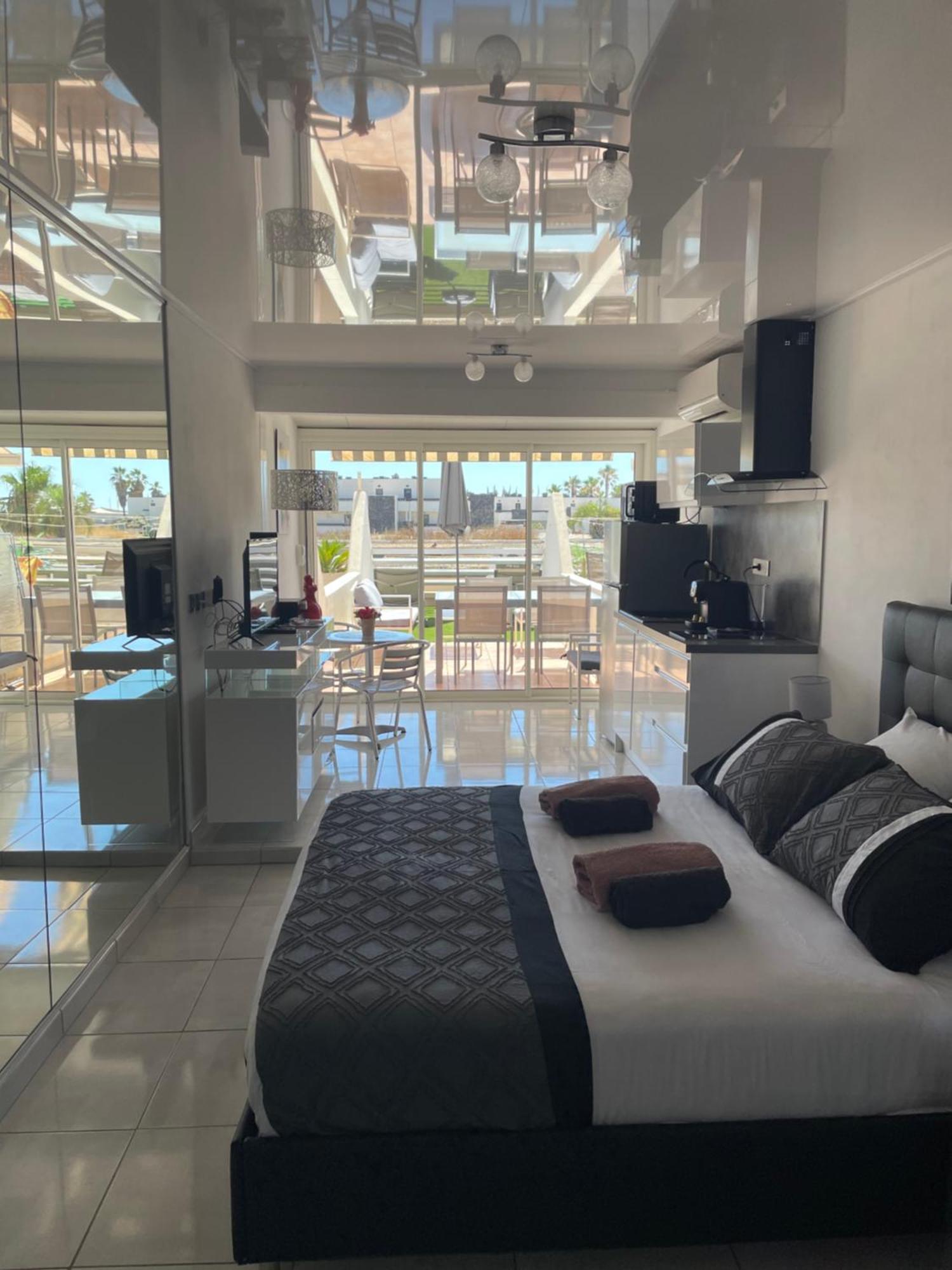 The Naturist Glamour Suite Agde Bagian luar foto