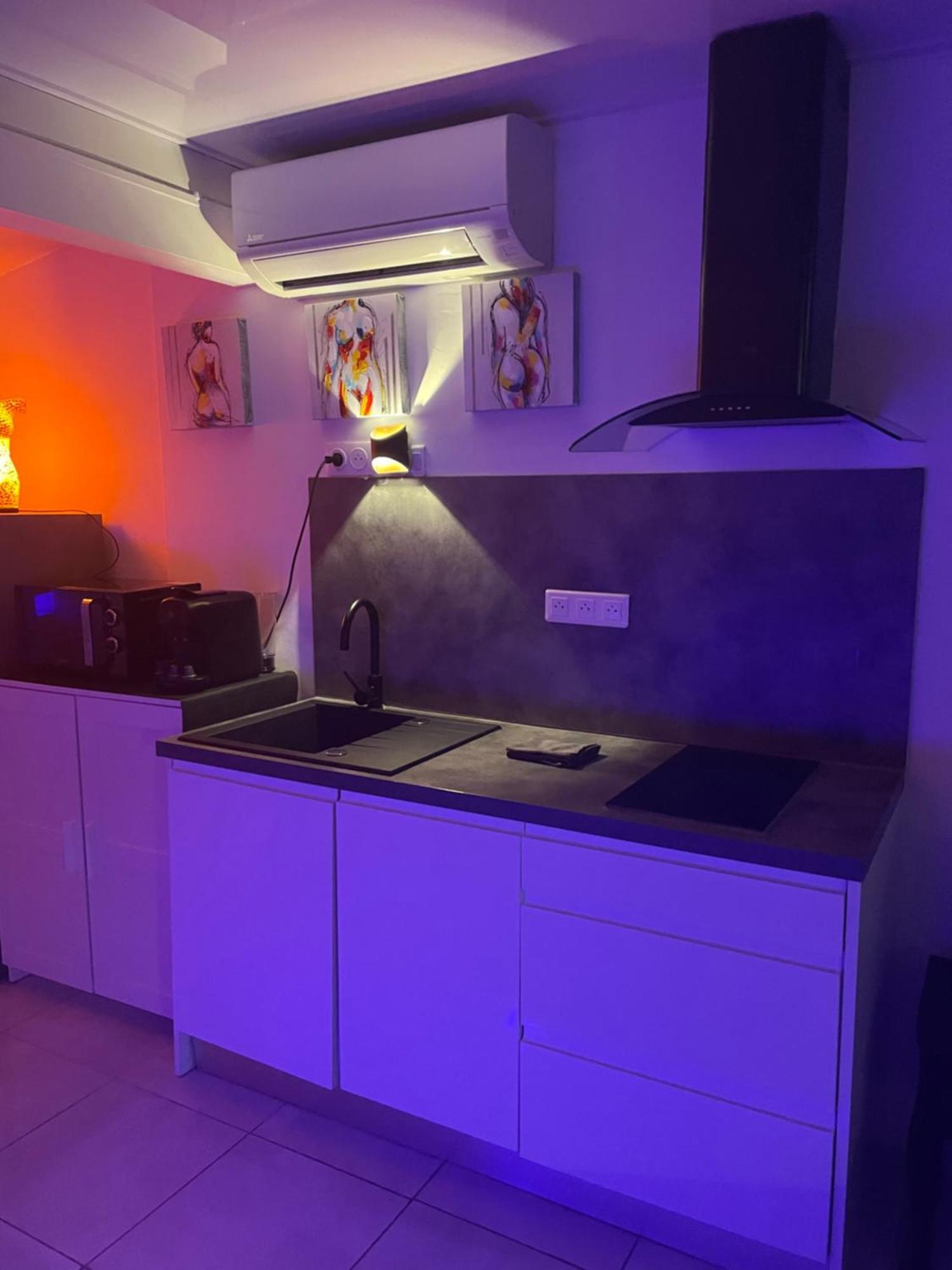 The Naturist Glamour Suite Agde Bagian luar foto